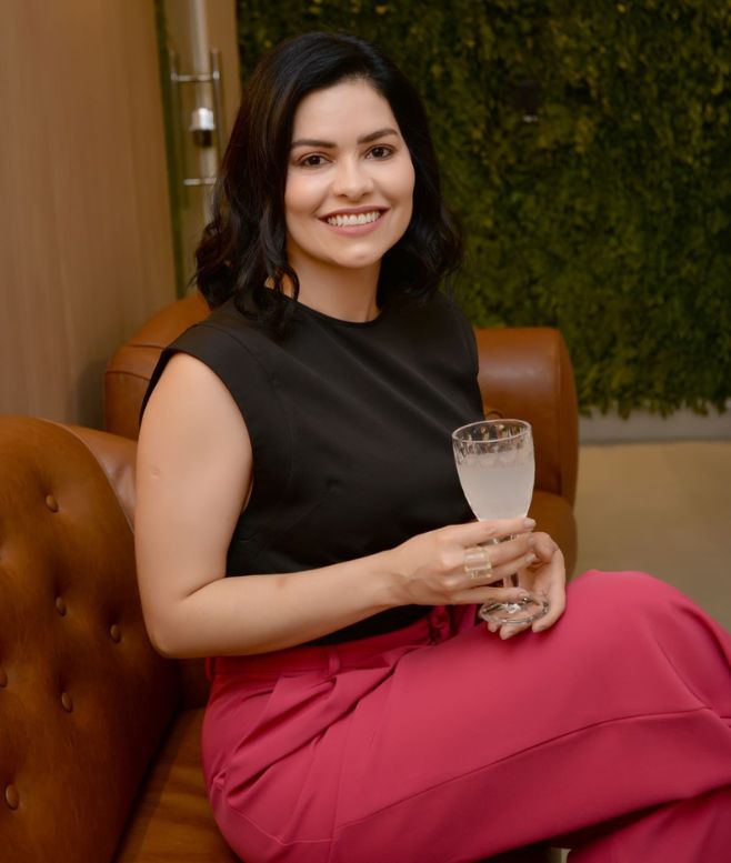 dra-ariane-de-paula-maywald-foto-de-perfil